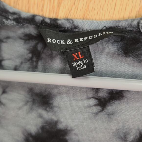 Rock & Republic Tie Dye Cold Shoulder Top Size L/XL - Picture 2 of 5